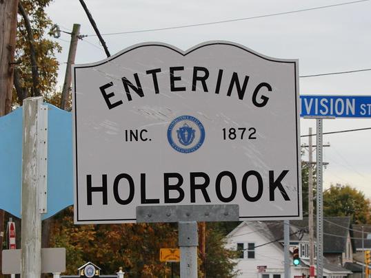 Entering Holbrook sign